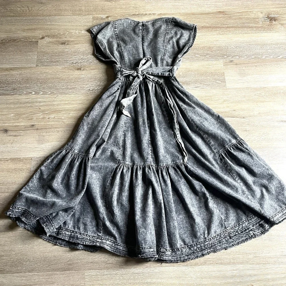 Pilcro Midi Denim Dress Womens 6 Gray Acid Wash Tiered Boho V-Neck Fit and Flare - Picture 11 of 11